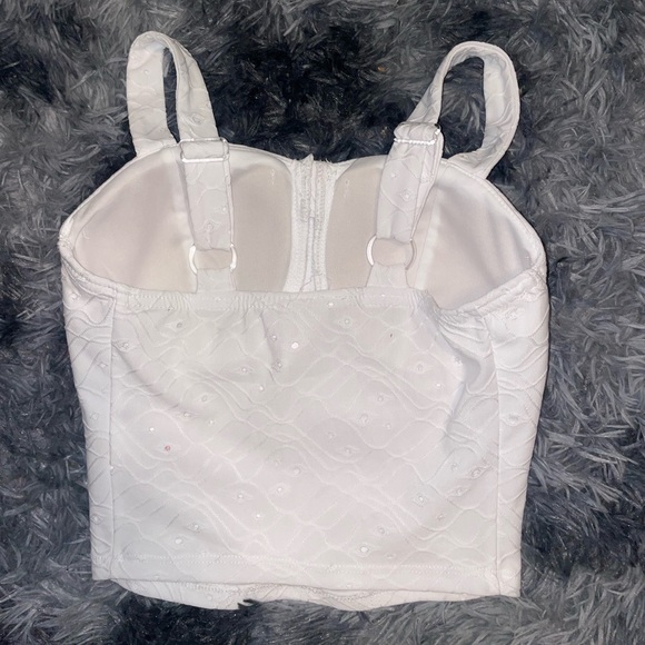 white lace, padded crop top - Picture 2 of 4